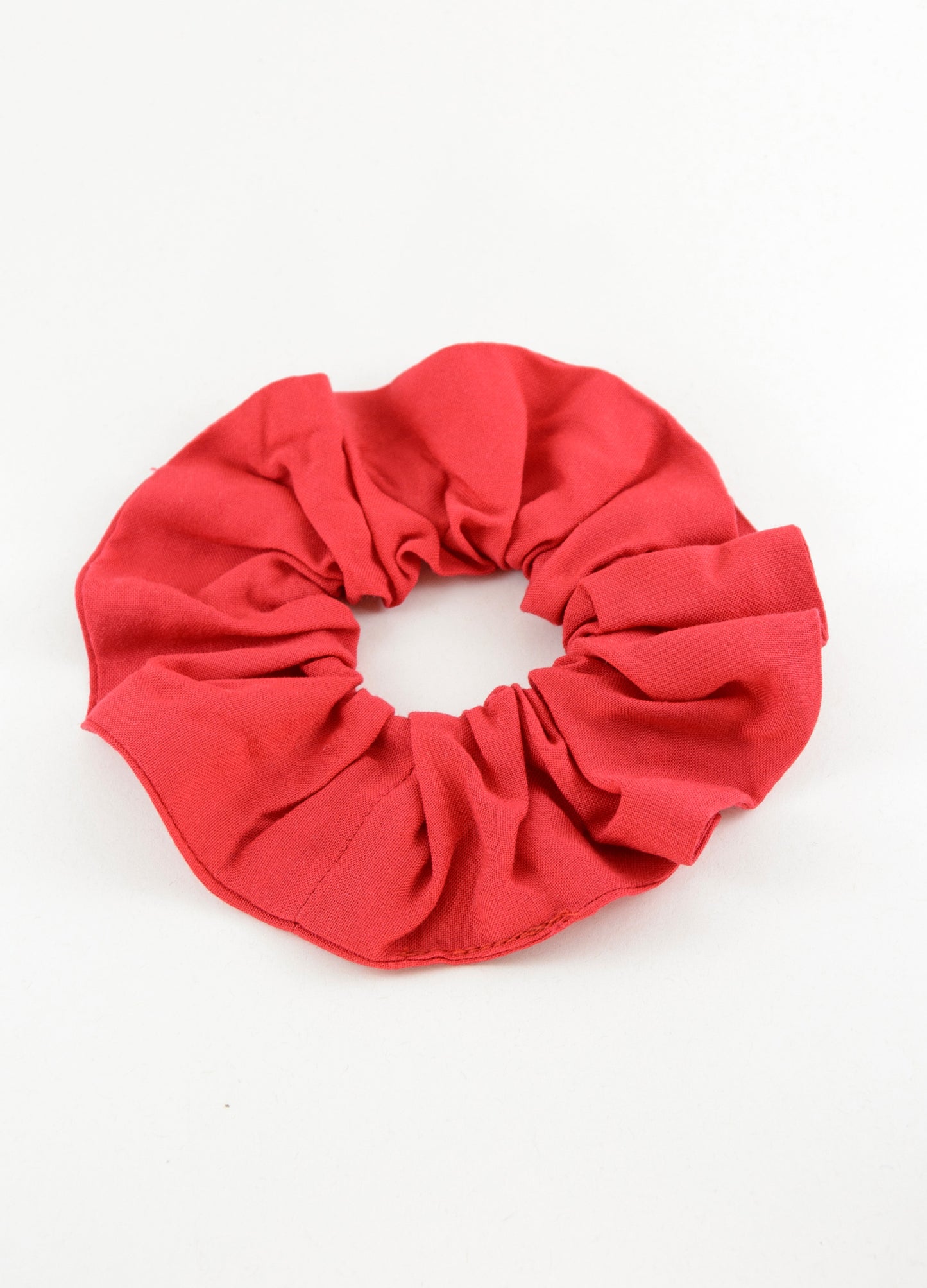 Alice scrunchie in lipstick red