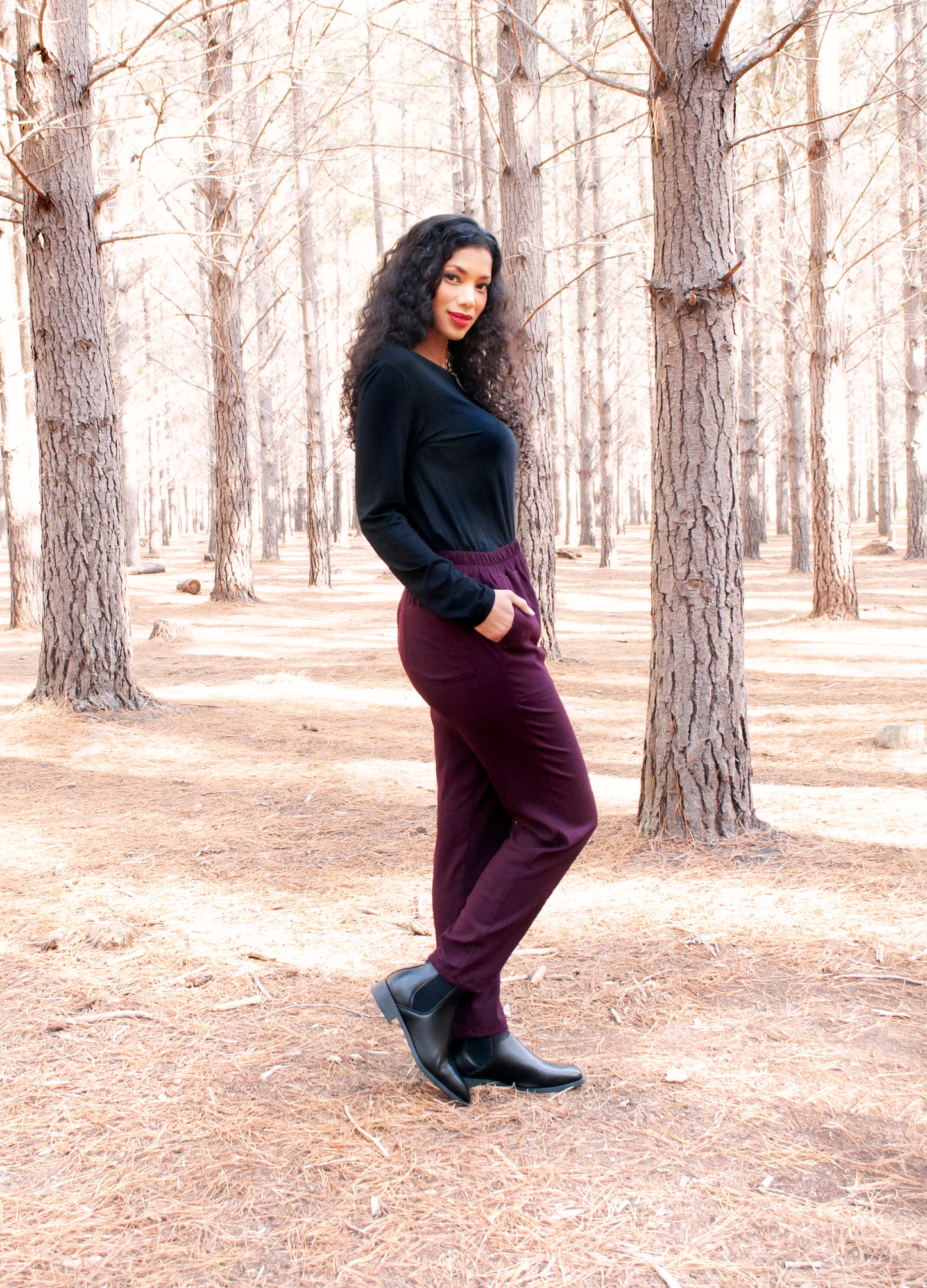 Bella jogger in Black Cherry linen blend
