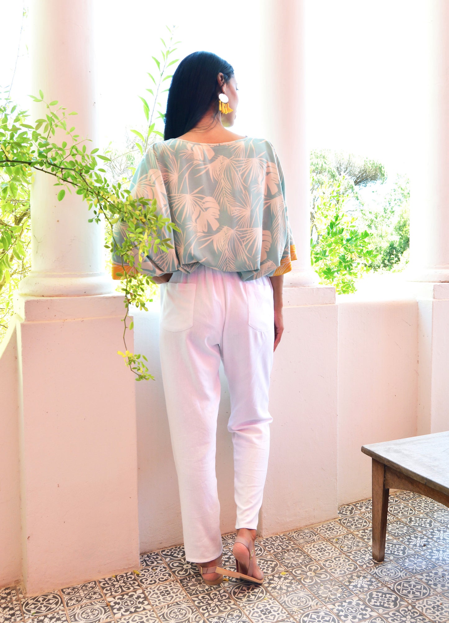 Bella jogger in white