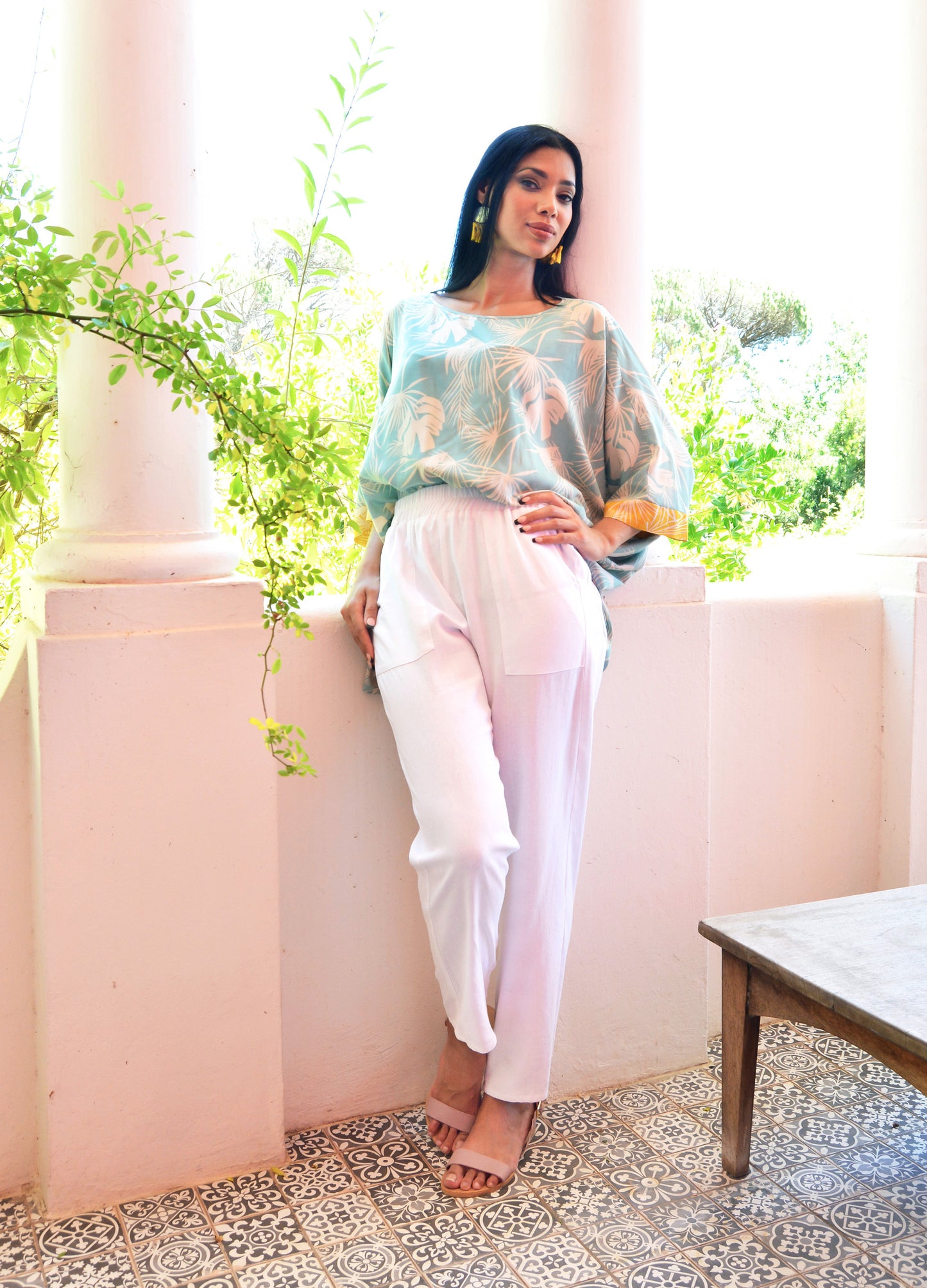 Bella jogger in white