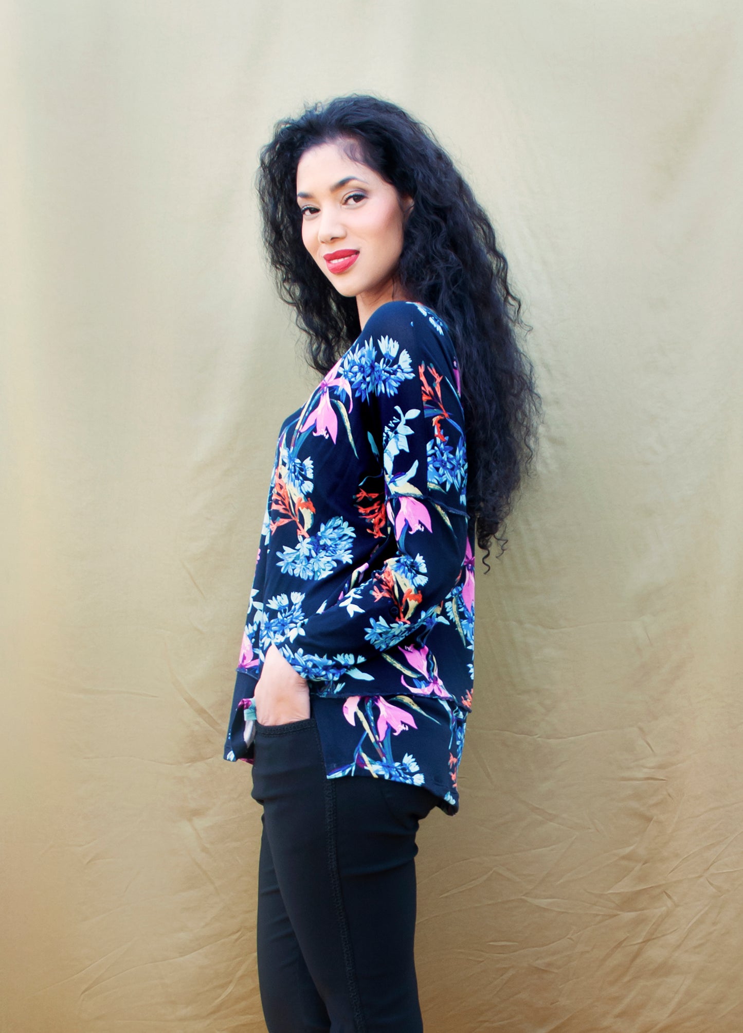 Claire pullover in navy Moonflower print