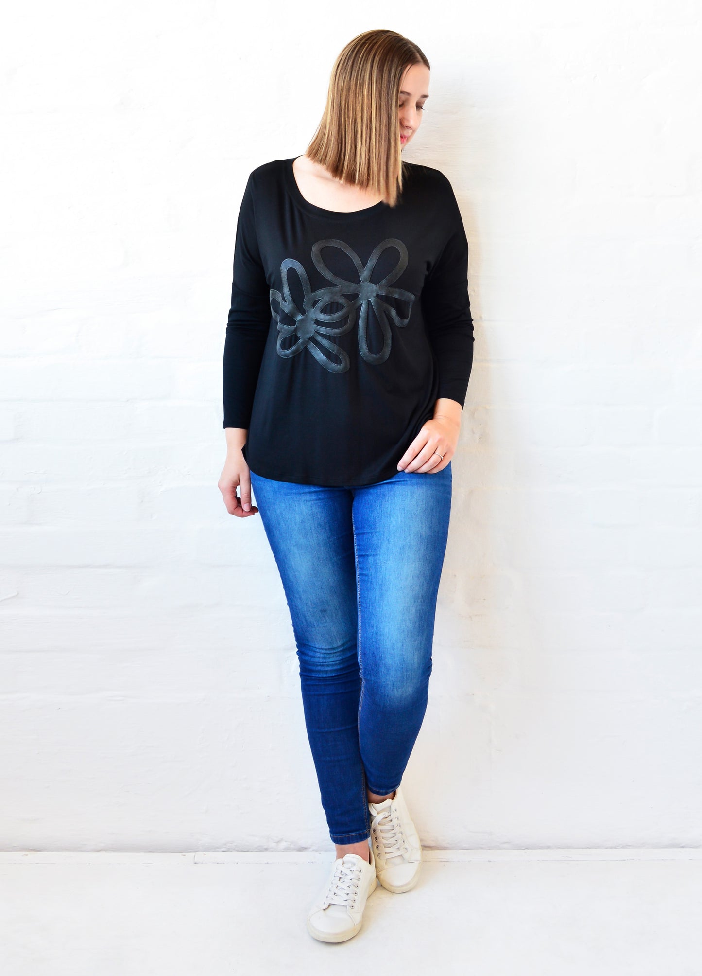 Flora Pullover in Black