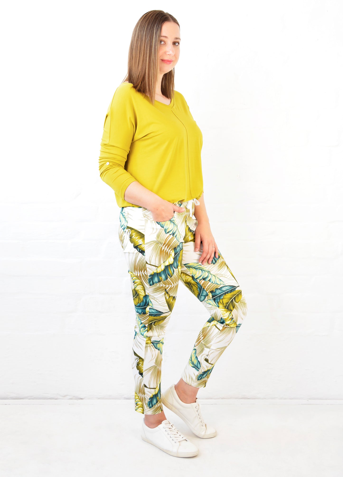 Grazia jogger in citron Palm Leaves print