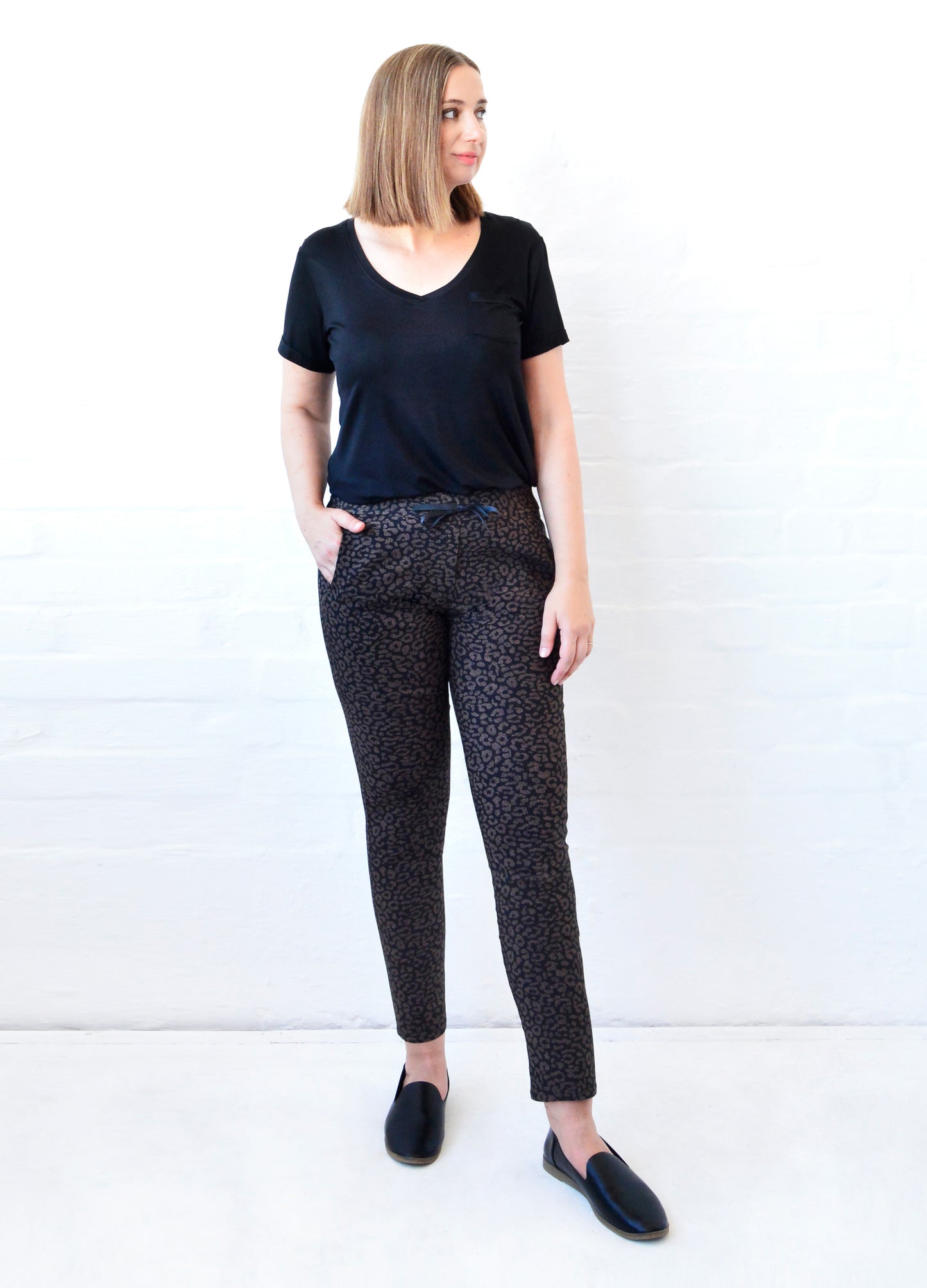 Grazia jogger in coco Wild Thing print