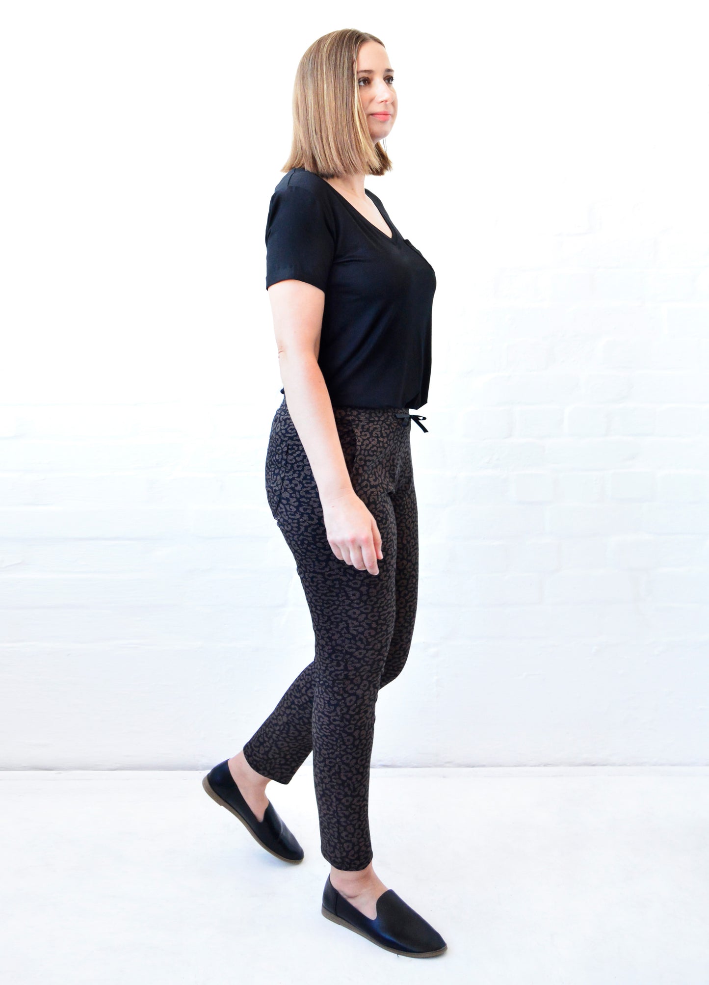 Grazia jogger in coco Wild Thing print