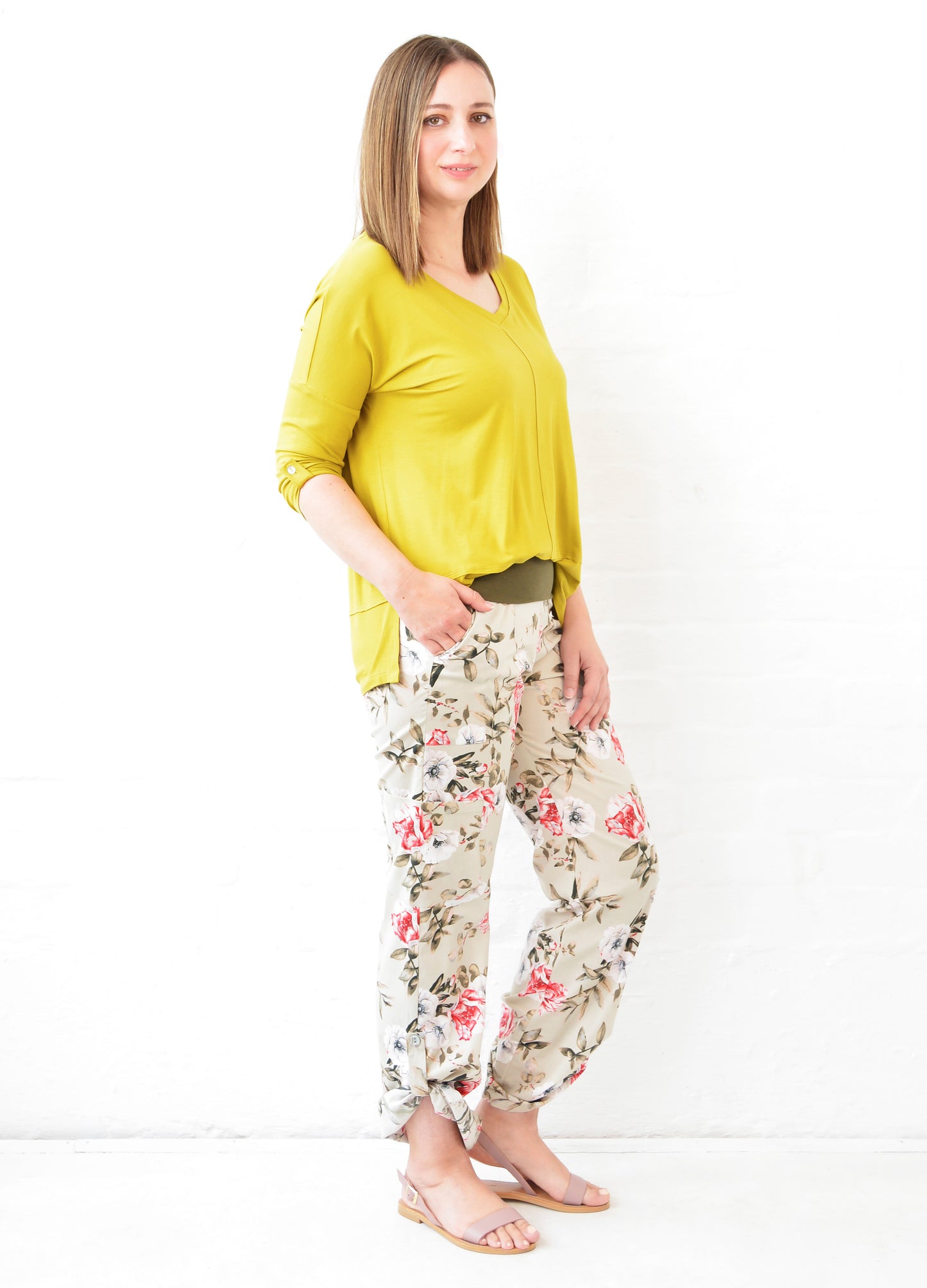 Inga pull-on cargo pants in stone Carnations print