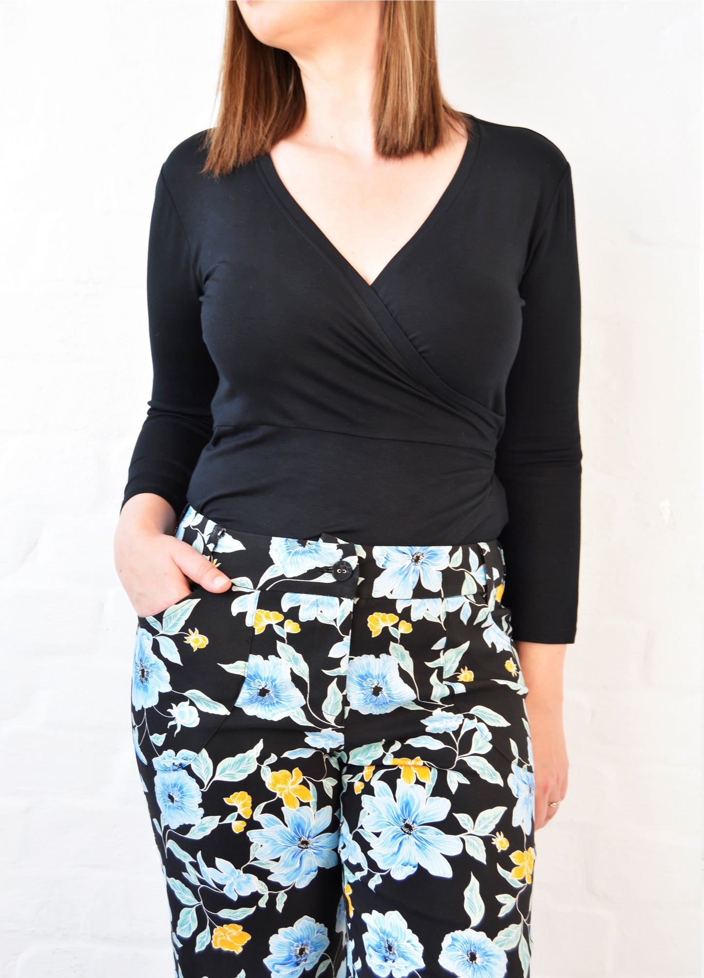 Jessica wide-leg trousers in black Poppies print