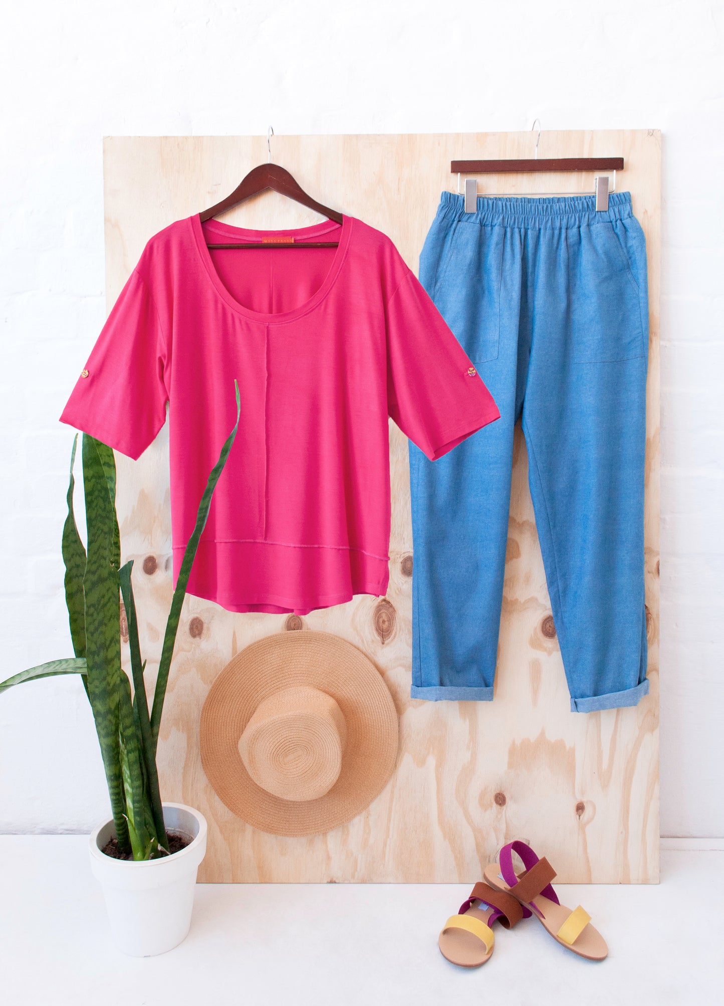 Lourdes easy-fit T-shirt in Cerise Pink