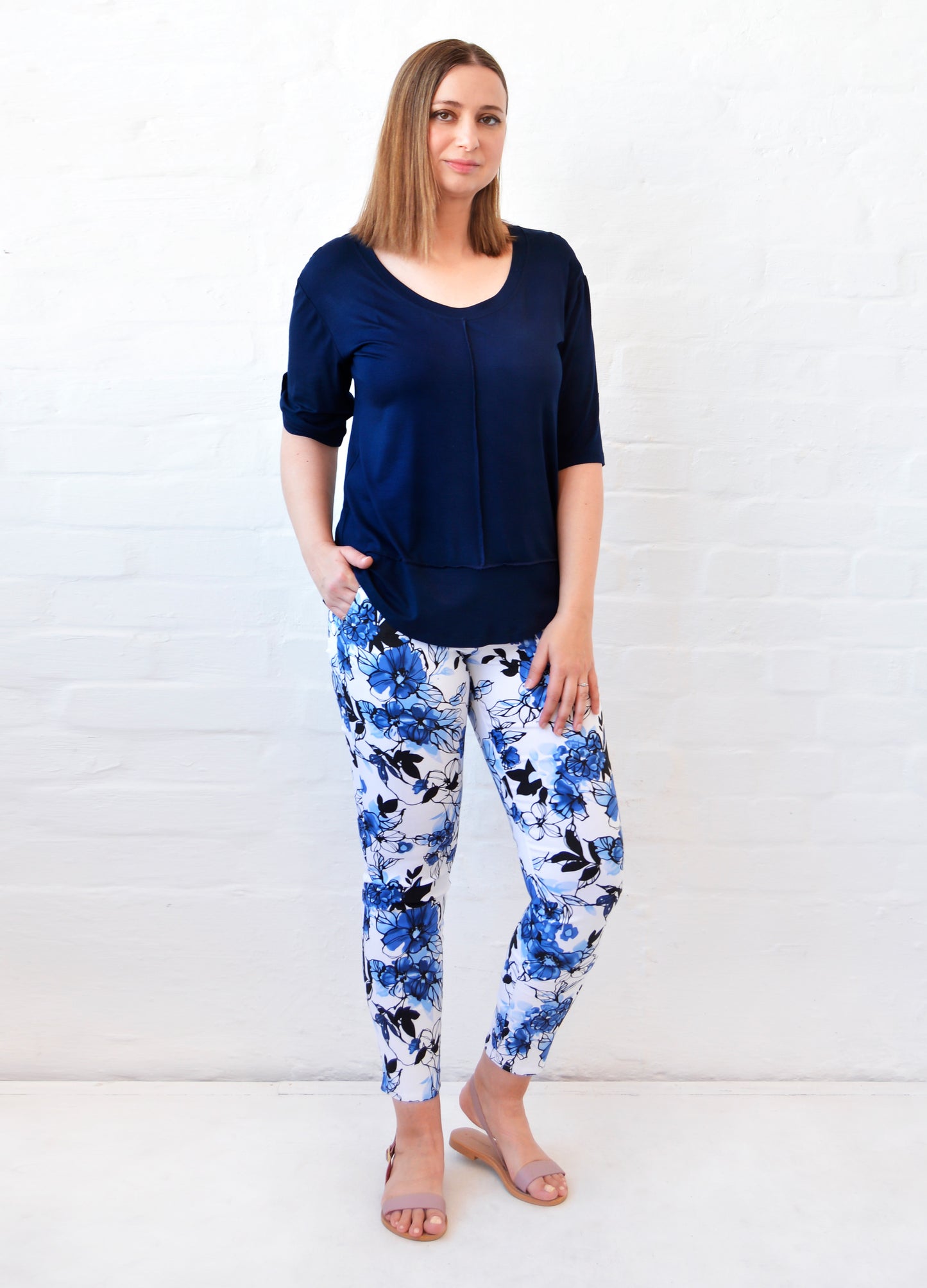 Lourdes easy-fit T-shirt in Navy