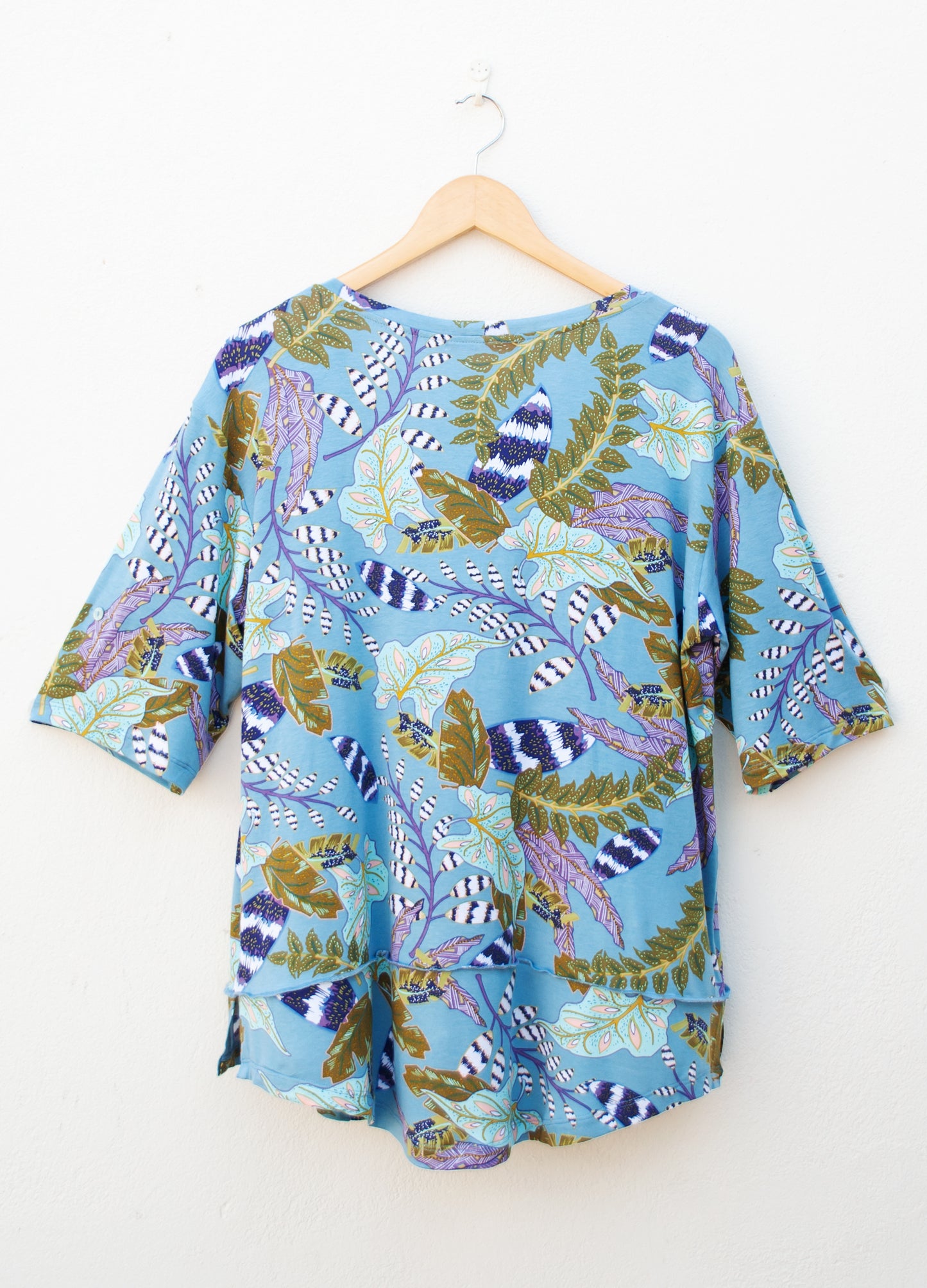 Lourdes easy-fit T-shirt in blue Tiger Bloom print