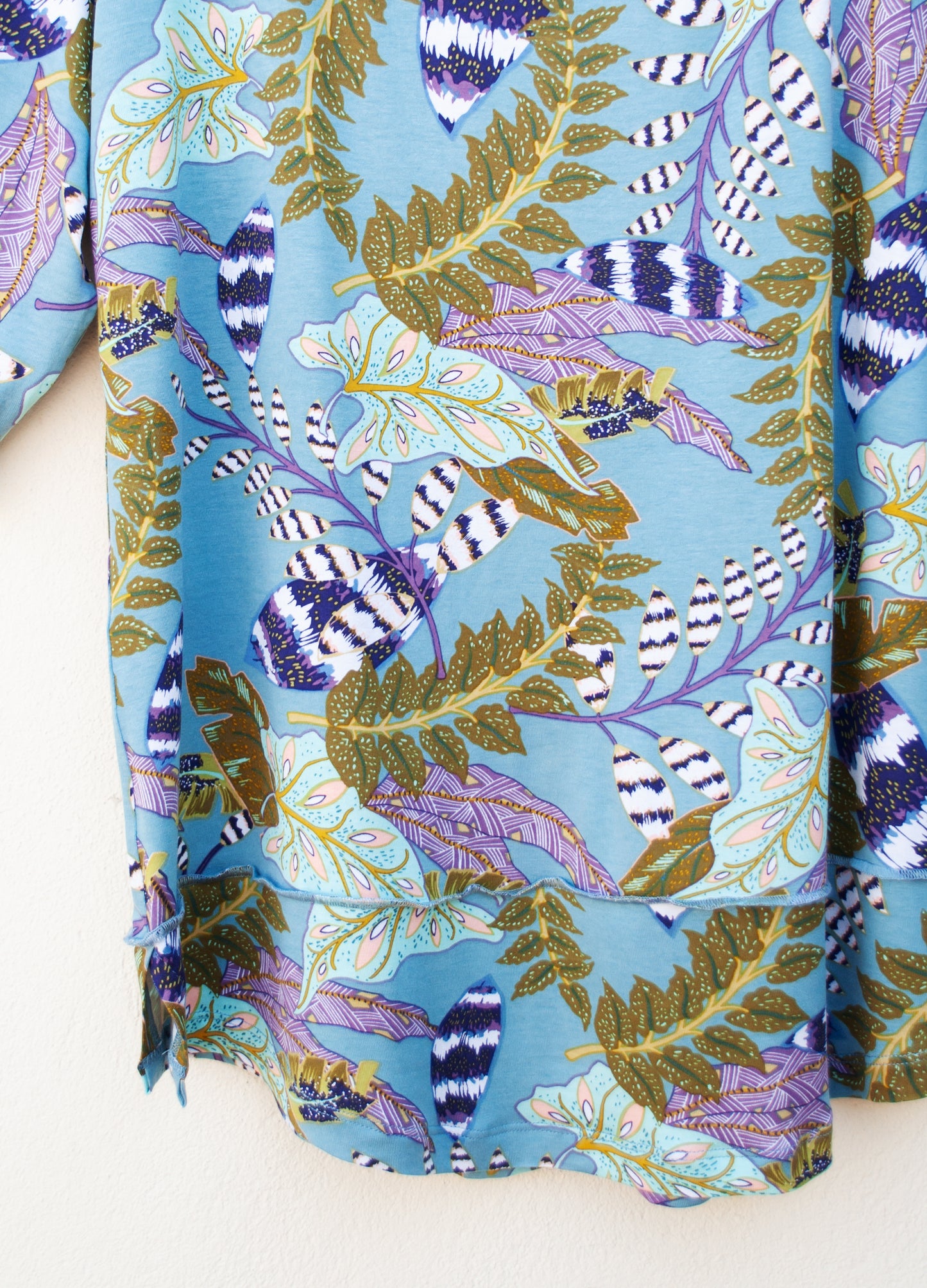 Lourdes easy-fit T-shirt in blue Tiger Bloom print