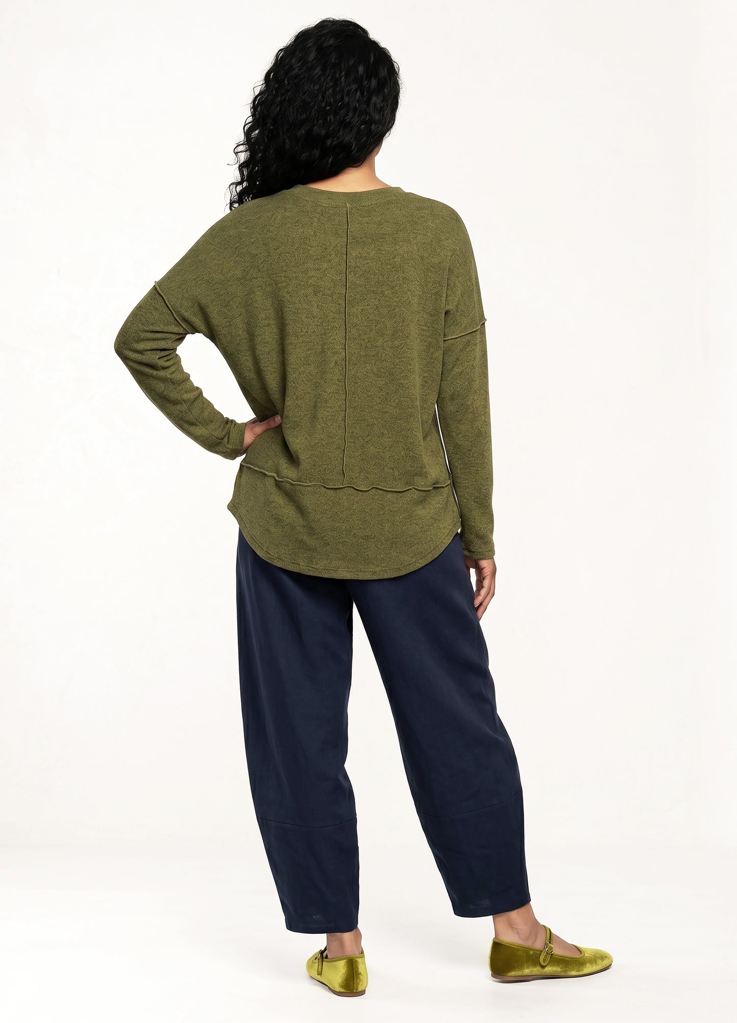 Nelly pullover in Olive cosy knit