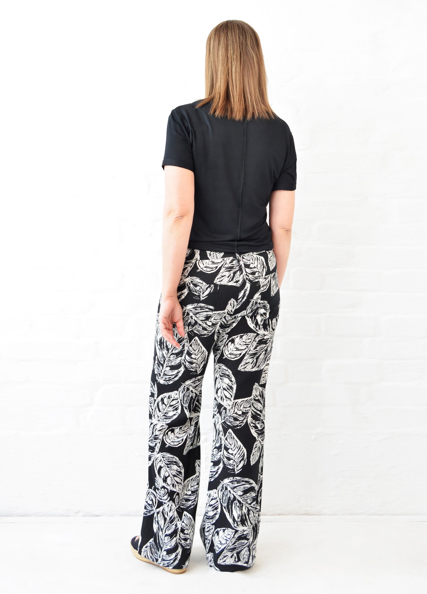 Savannah wide-leg trousers in black Linnea print
