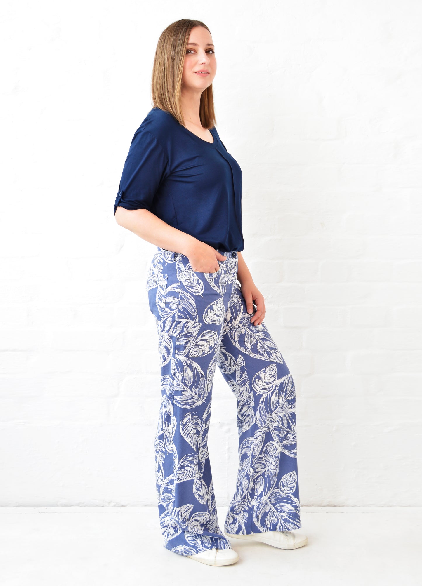 Savannah wide-leg trousers in indigo Linnea print