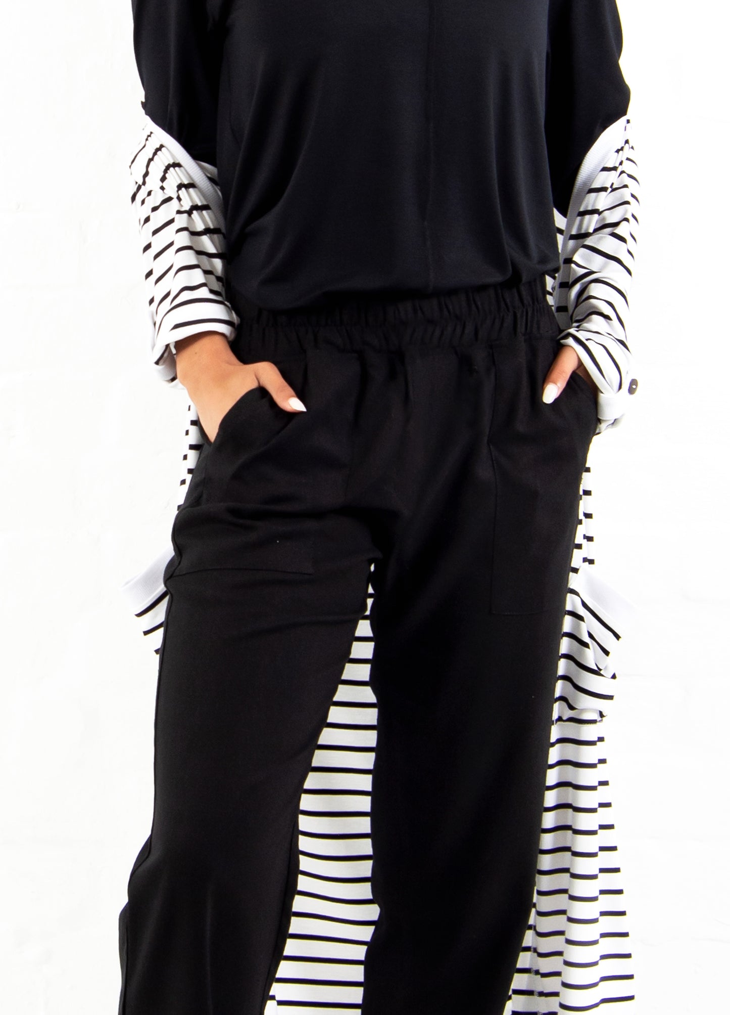 Bella jogger in Black