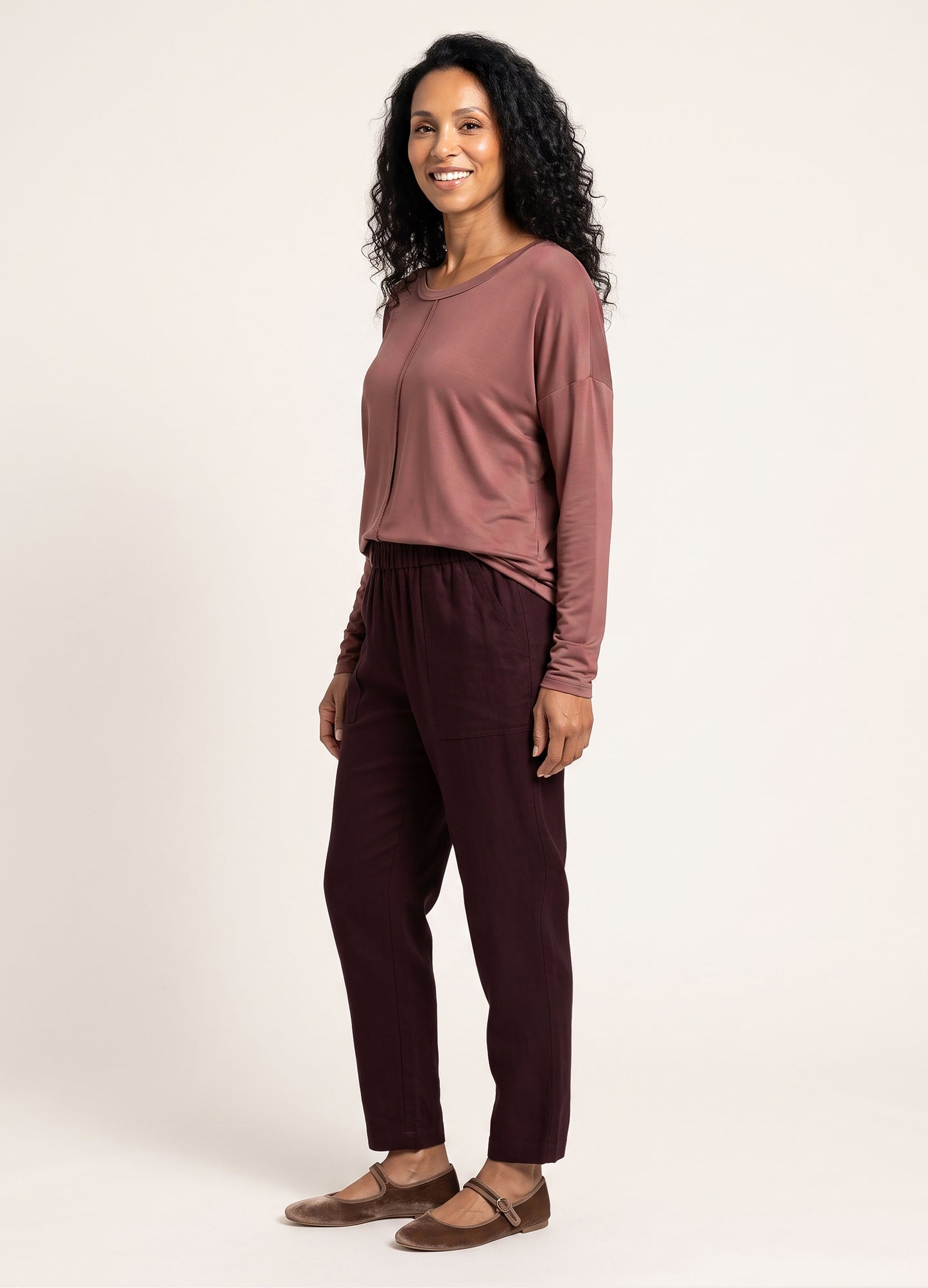 Bella jogger in Black Cherry linen blend