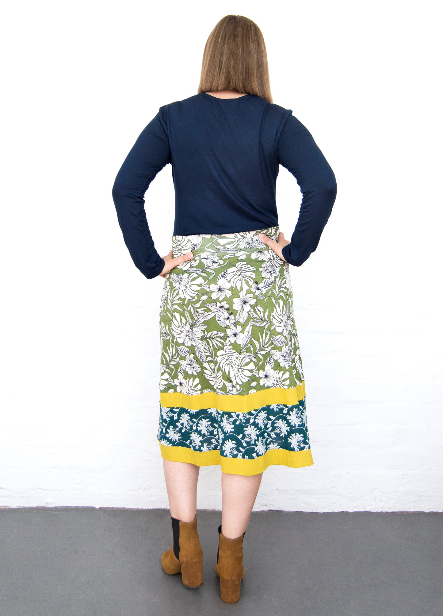 Dalia skirt in olive Carolina Floral