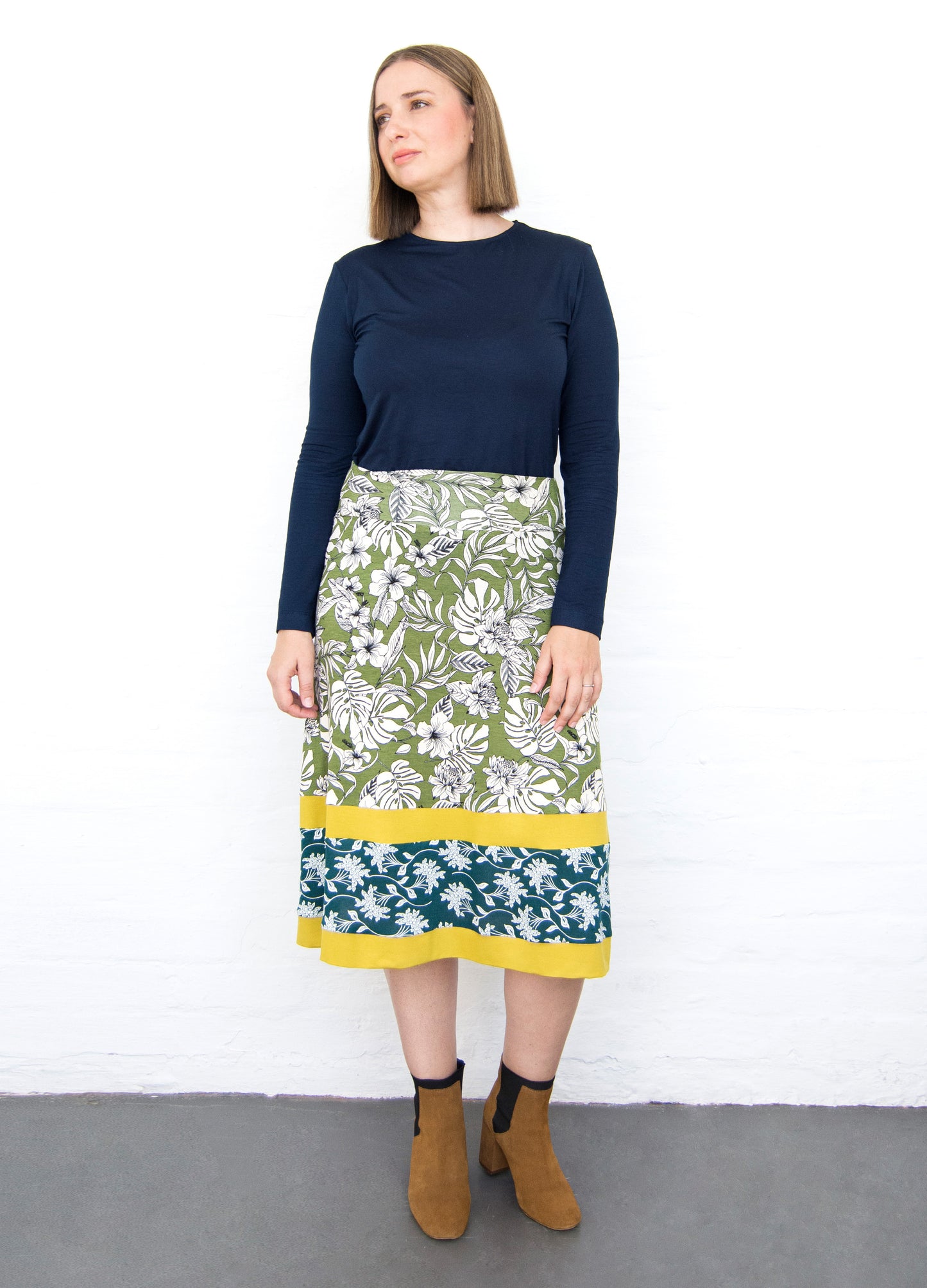 Dalia skirt in olive Carolina Floral