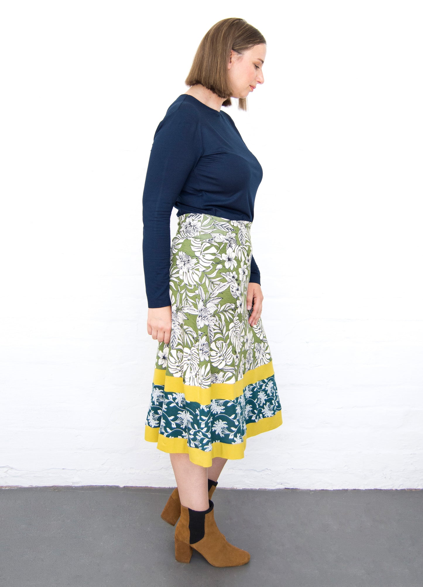 Dalia skirt in olive Carolina Floral