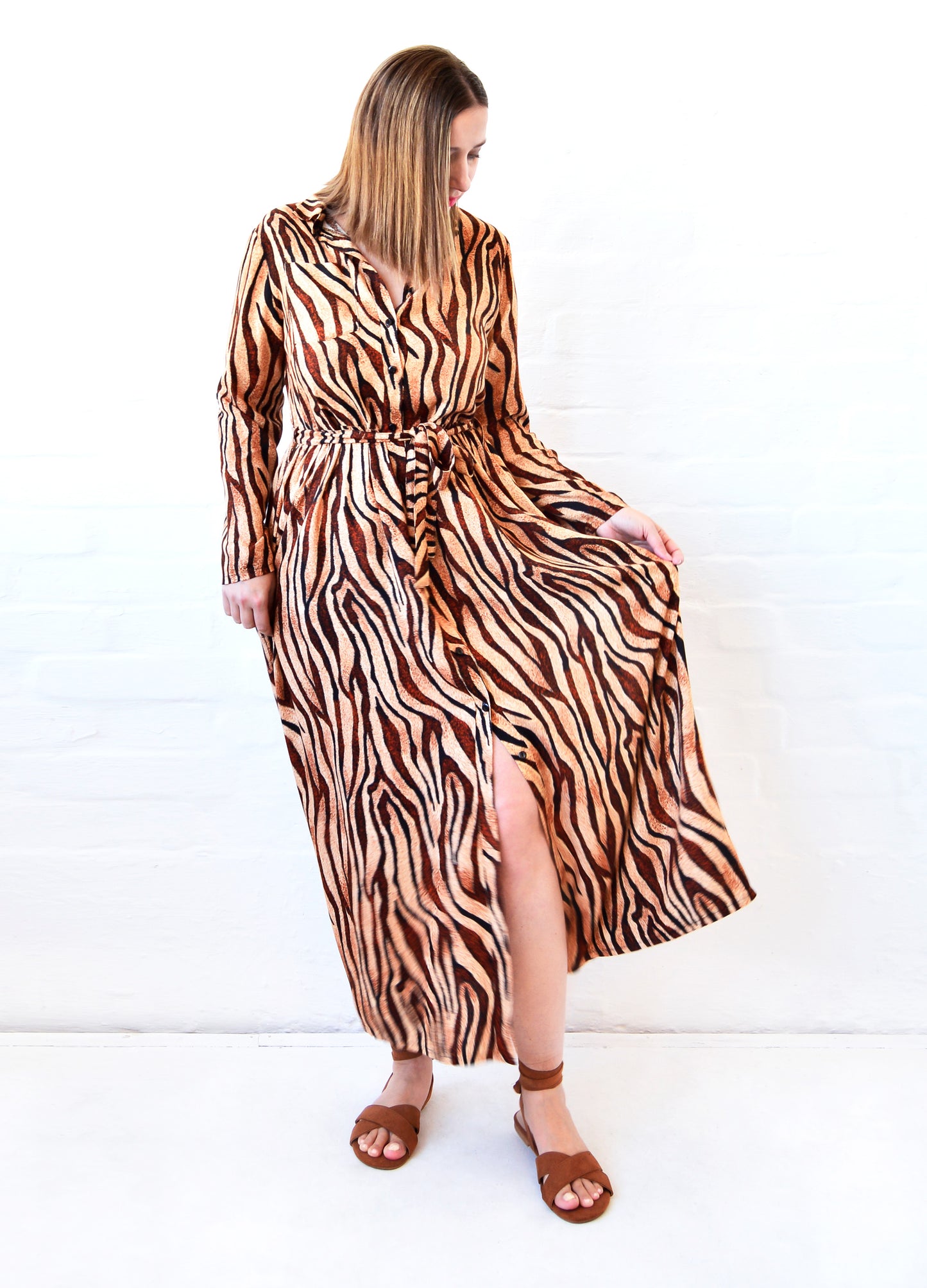 Ivy Shirt Dress in caramel Tiger Wave print size 32- 40