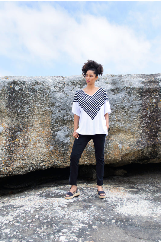 Jolie Pullover in black & white Stripes