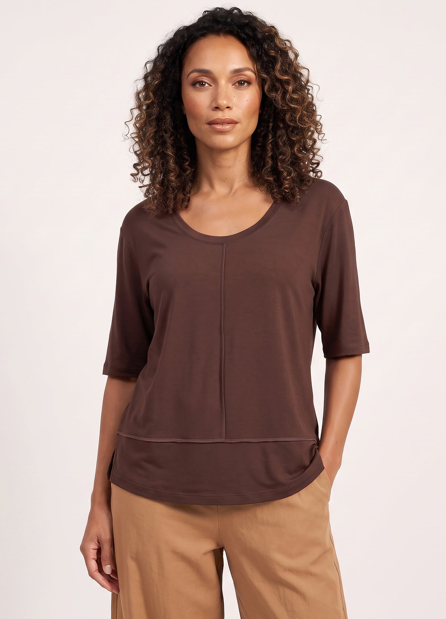 Lourdes easy-fit T-shirt in Cocoa