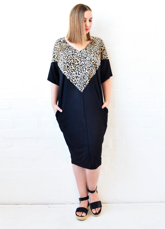 Manon Dress in black & stone Lynx rib