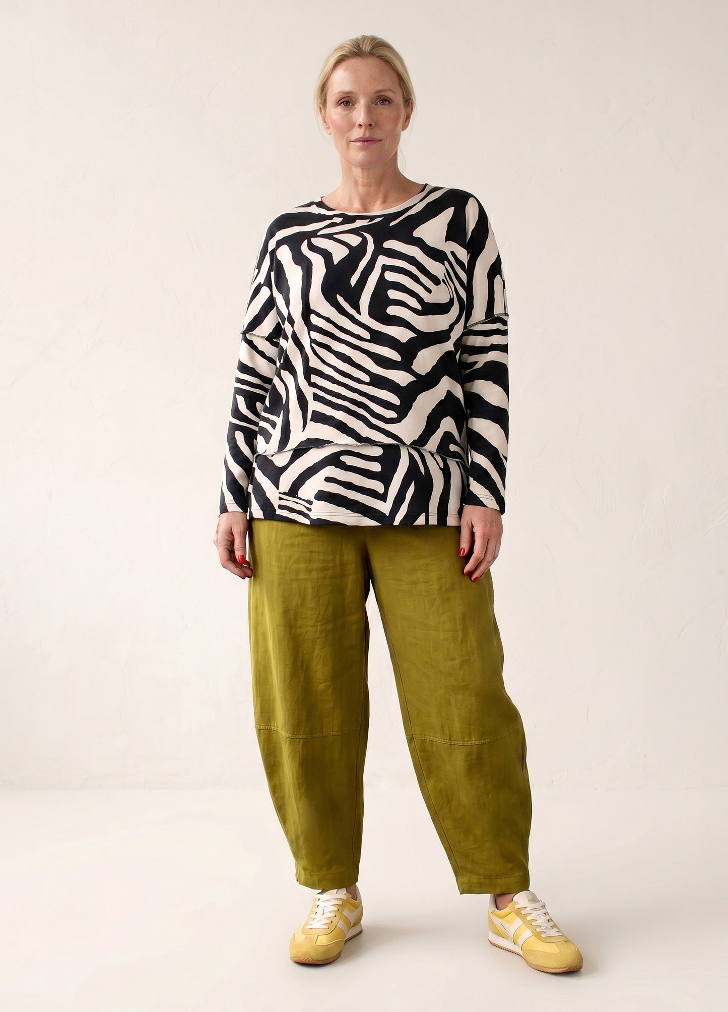 Nelly pullover in black Zora print knit