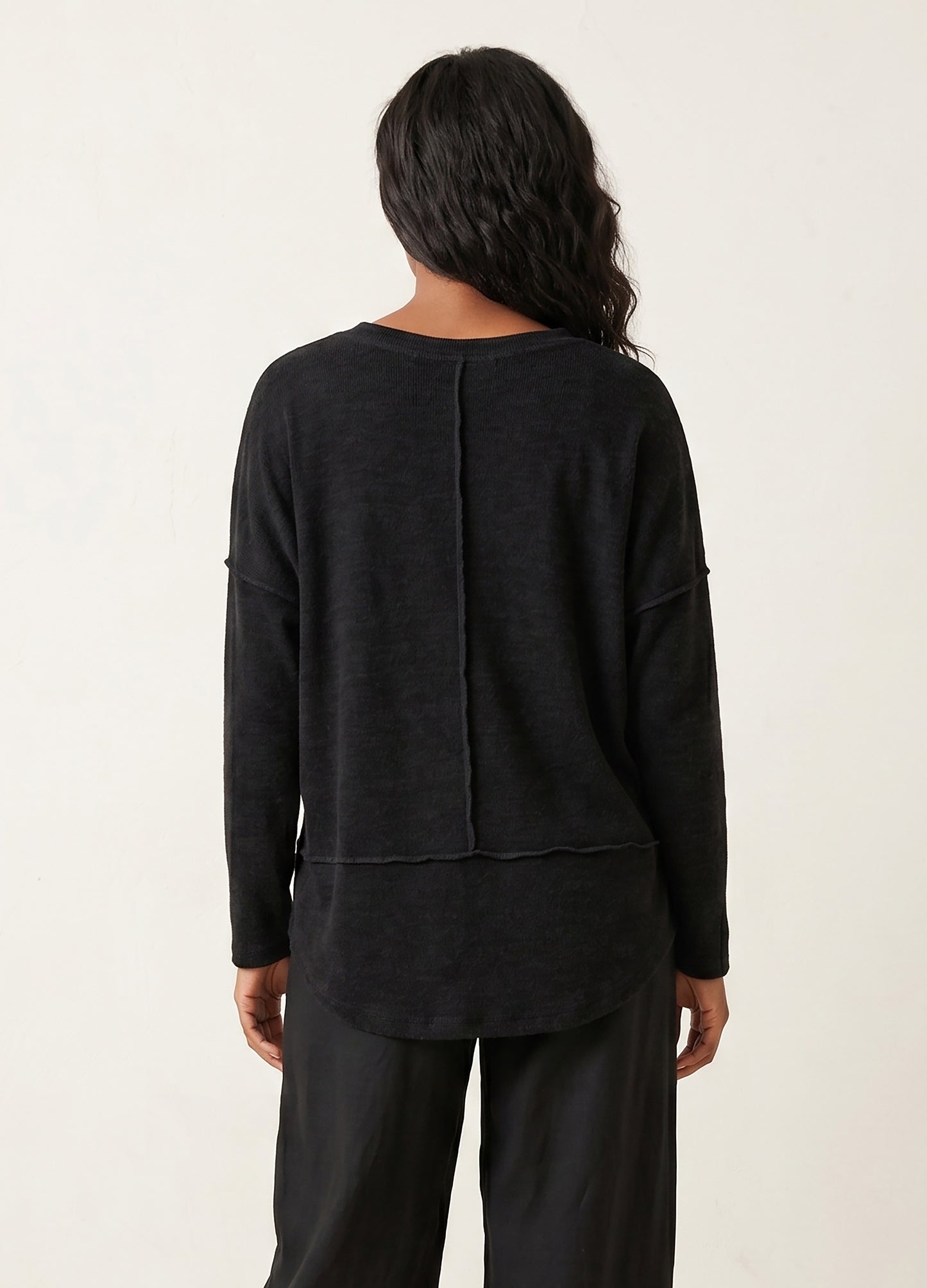 Nelly pullover in Black cosy knit