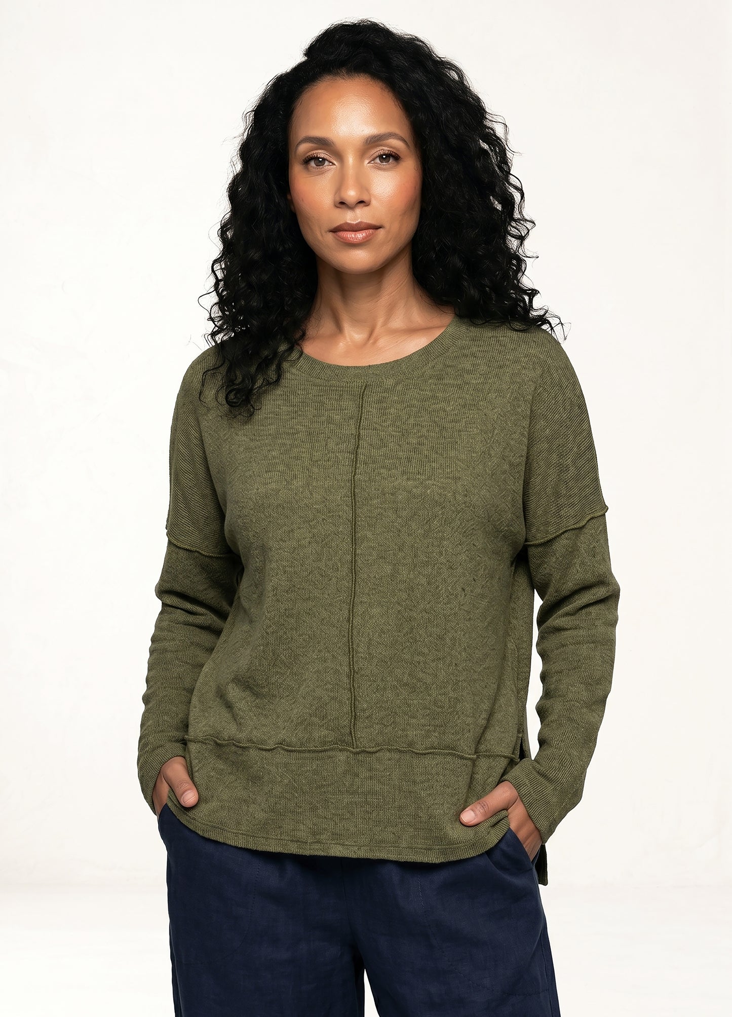 Nelly pullover in Olive cosy knit
