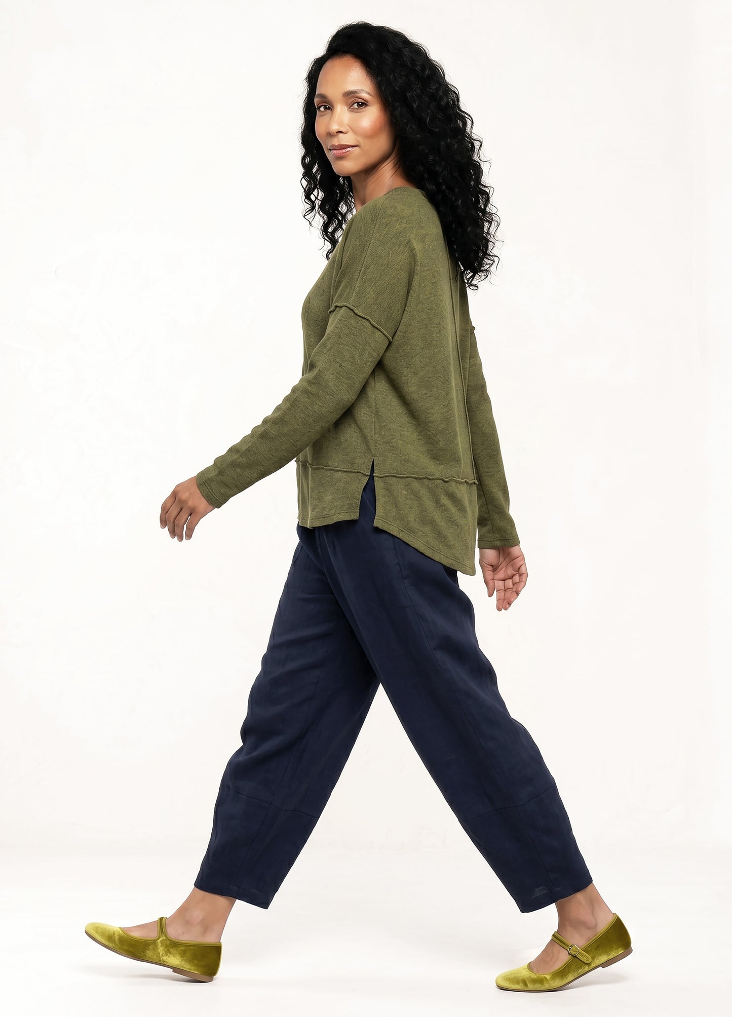 Nelly pullover in Olive cosy knit