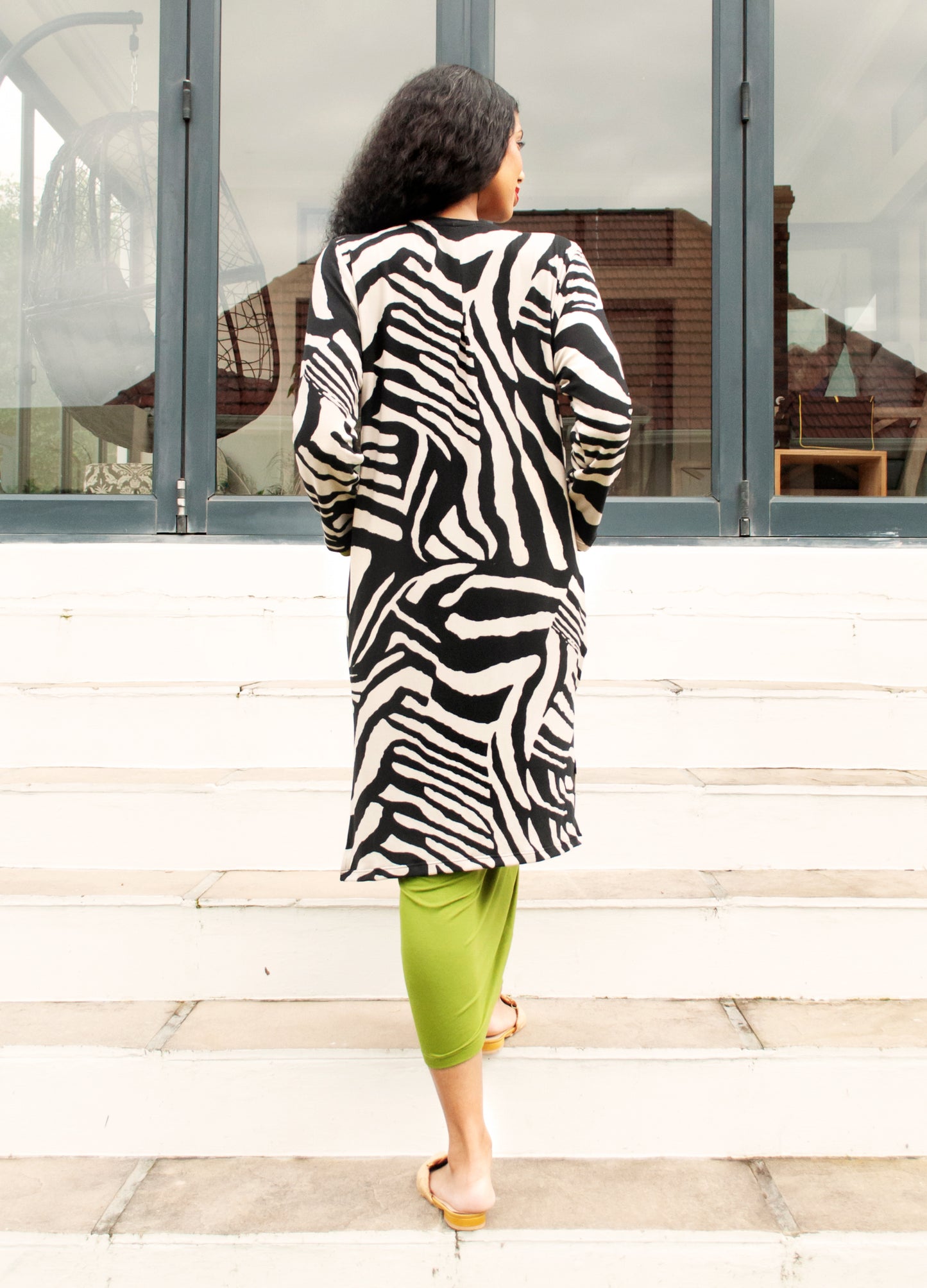 Nicolette Cardigan in black Zora print knit