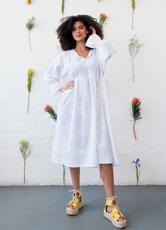 Lola swing dress in Anglaise White size 32 left
